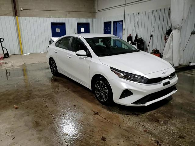 2024 Kia Forte - Image 13