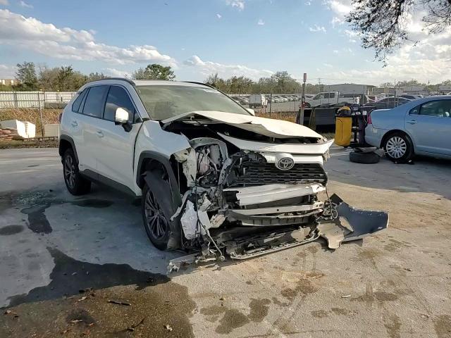 2022 Toyota RAV 4 - Image 11