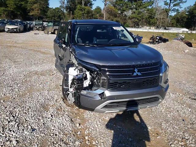 2024 Mitsubishi Outlander - Image 12