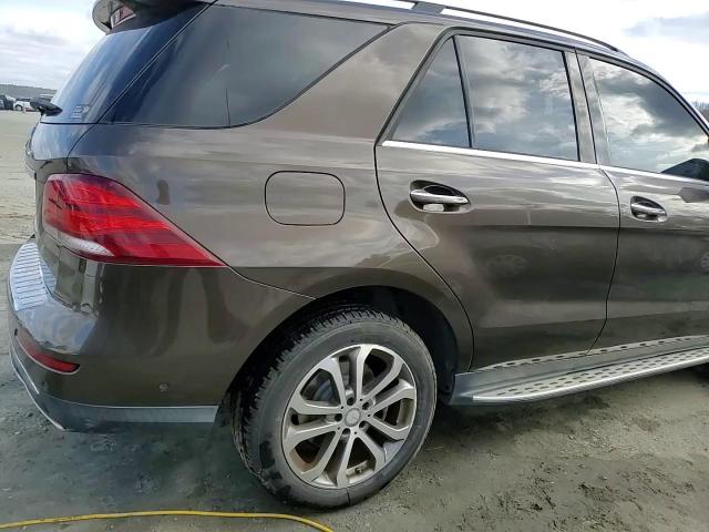 2017 Mercedes-Benz GLE - Image 15