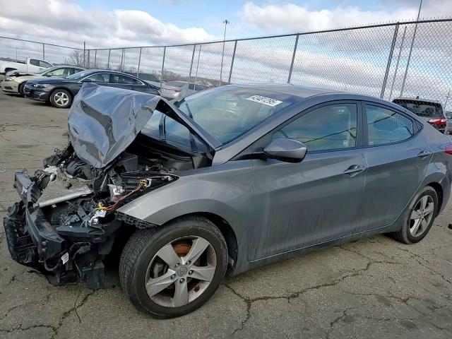 2013 Hyundai Elantra - Image 10
