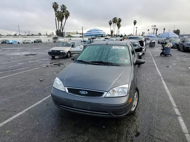2005 Ford Focus - Image 11