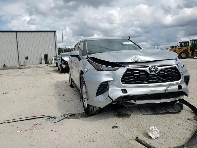 2020 Toyota Highlander - Image 11