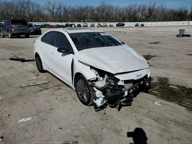 2023 Kia Forte - Image 11