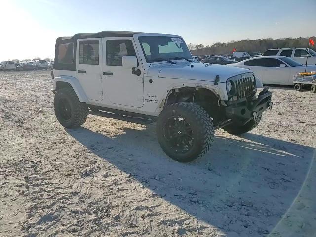 2017 Jeep Wrangler - Image 12