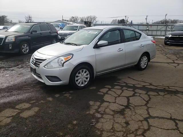 2015 Nissan Versa - Image 13