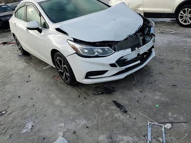 2017 Chevrolet Cruze - Image 13