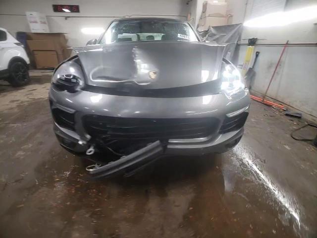 2015 Porsche Cayenne - Image 13