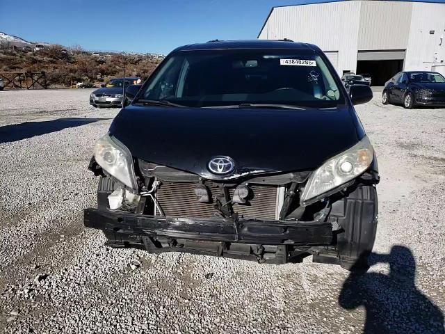 2014 Toyota Sienna - Image 11
