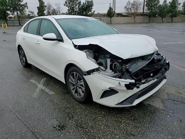 2023 Kia Forte - Image 11