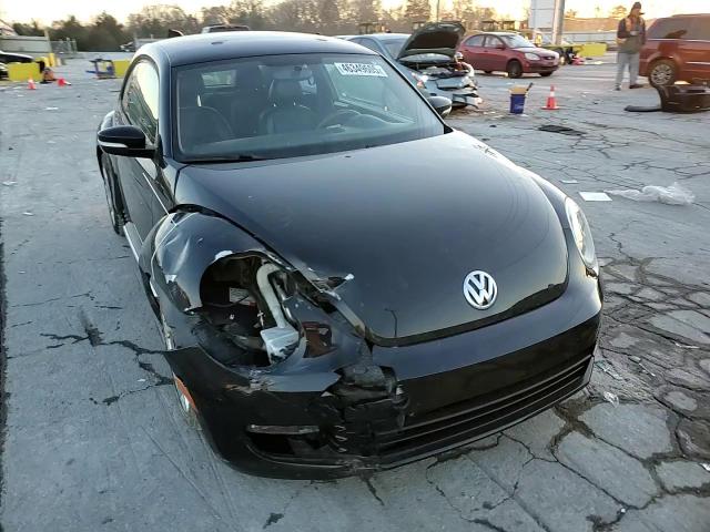 2012 Volkswagen Beetle - Image 11