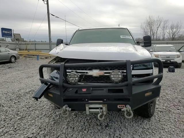 2006 Chevrolet Silverado - Image 10