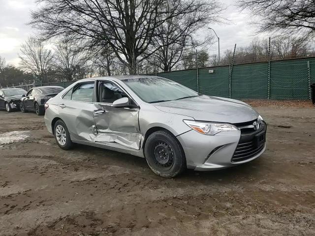 2015 Toyota Camry - Image 11