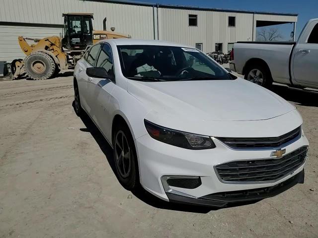 2016 Chevrolet Malibu - Image 11