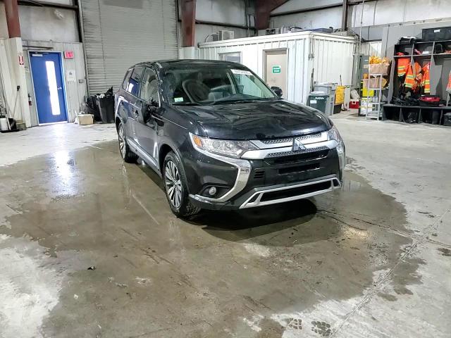 2019 Mitsubishi Outlander - Image 14