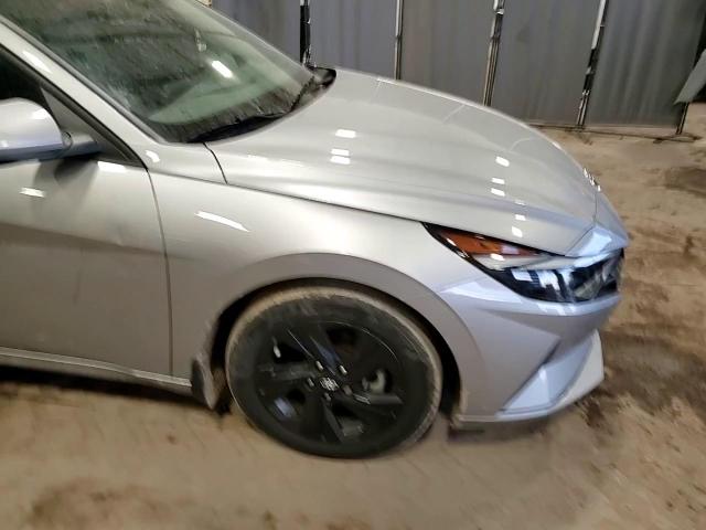 2022 Hyundai Elantra - Image 14