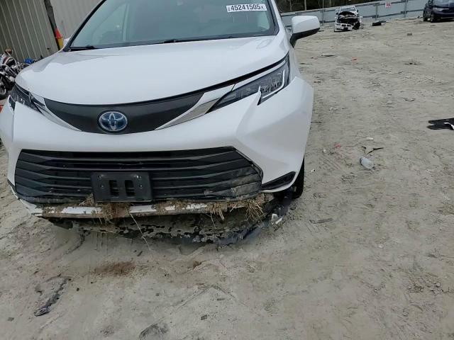 2021 Toyota Sienna - Image 14