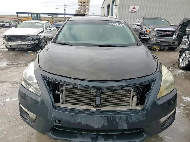 2015 Nissan Altima - Image 13