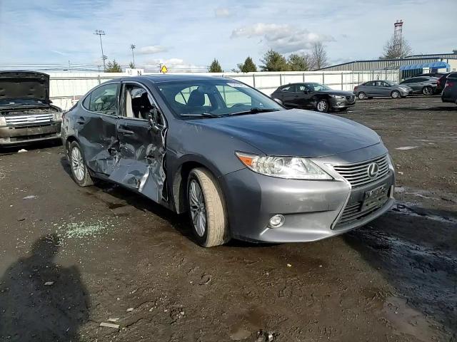 2014 Lexus ES - Image 11