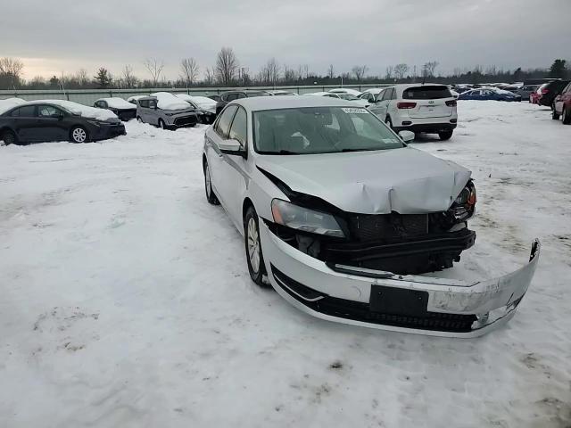 2015 Volkswagen Passat - Image 13