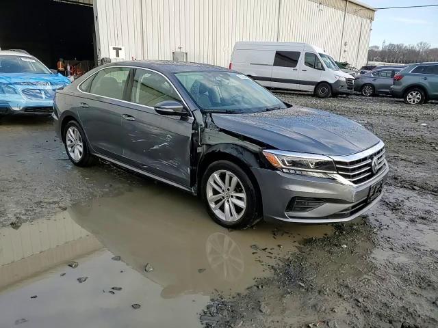 2020 Volkswagen Passat - Image 14
