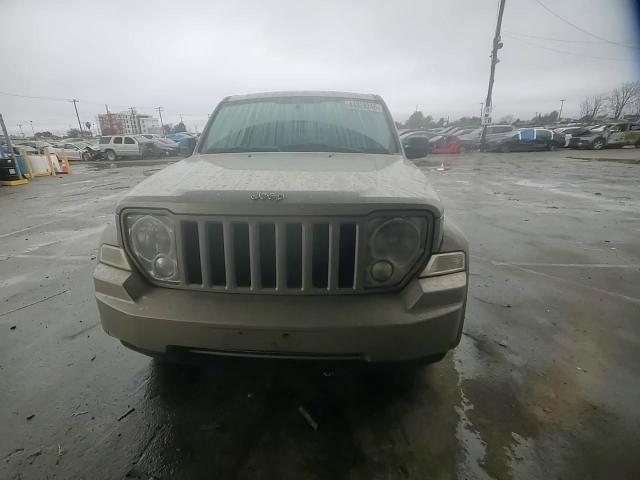 2011 Jeep Liberty (North America) - Image 12