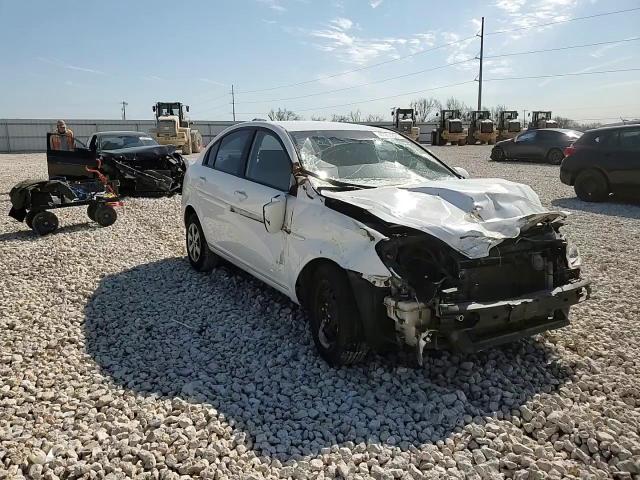 2009 Hyundai Accent - Image 11