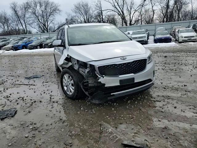 2016 Kia Sedona - Image 14