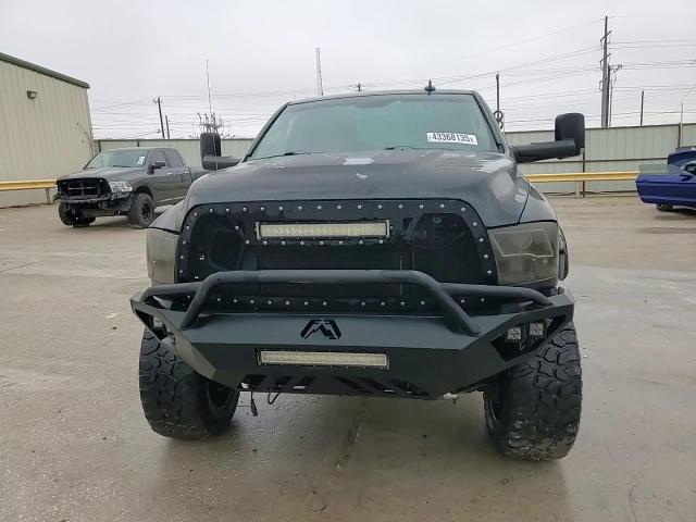 2014 RAM 3500 - Image 13