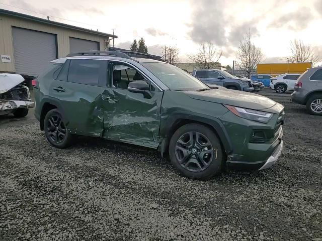 2024 Toyota RAV 4 - Image 12