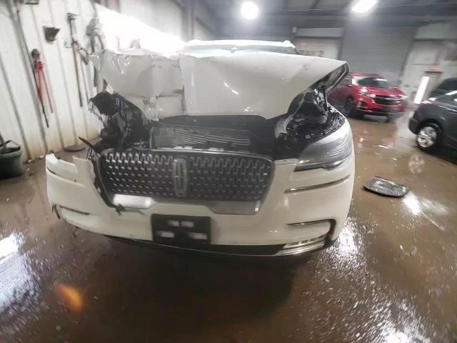 2021 Lincoln Aviator - Image 13