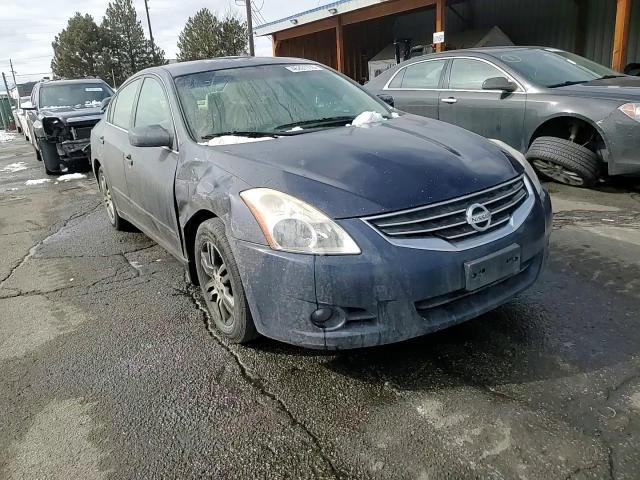 2011 Nissan Altima - Image 11