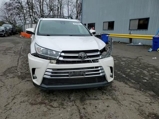 2017 Toyota Highlander - Image 10