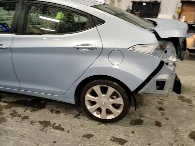 2012 Hyundai Elantra - Image 10
