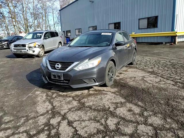 2018 Nissan Altima - Image 11