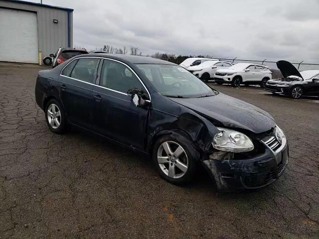 2009 Volkswagen Jetta - Image 11