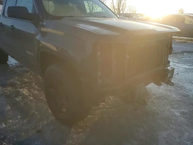 2017 GMC Sierra - Image 13
