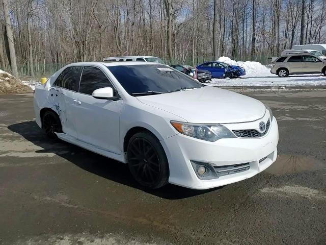 2013 Toyota Camry - Image 10