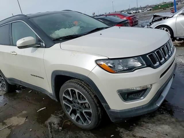 2019 Jeep Compass - Image 11
