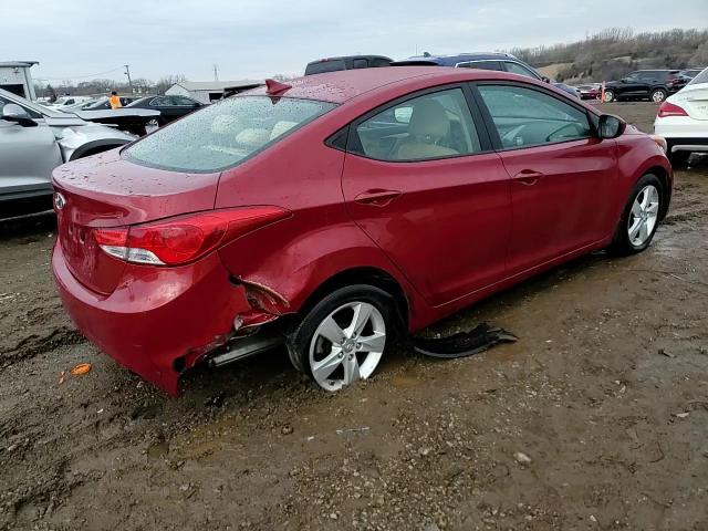 2013 Hyundai Elantra - Image 13