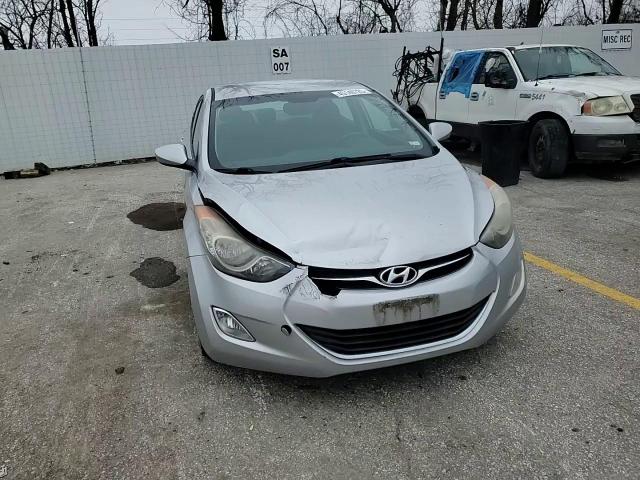 2013 Hyundai Elantra - Image 11