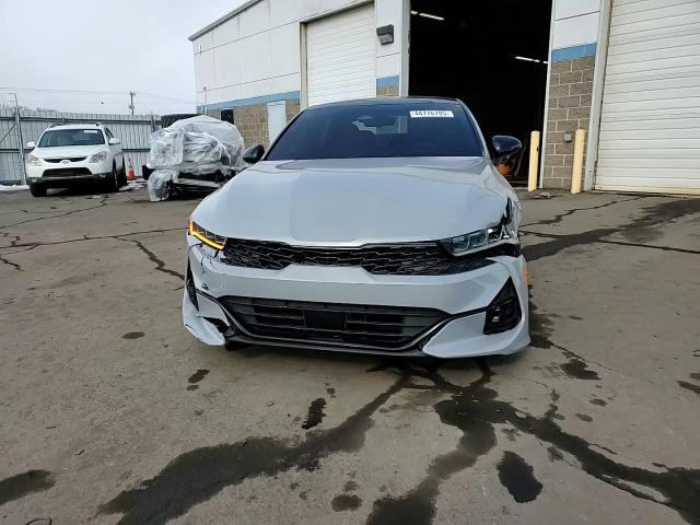 2022 Kia K5 - Image 13