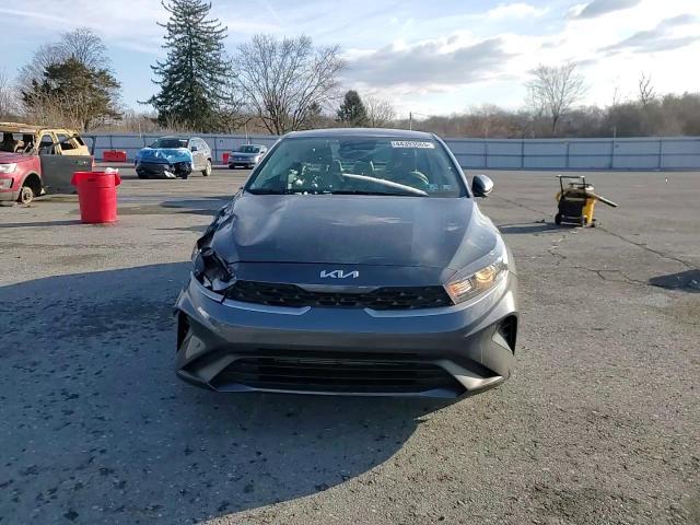 2022 Kia Forte - Image 11