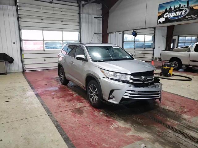 2018 Toyota Highlander - Image 12
