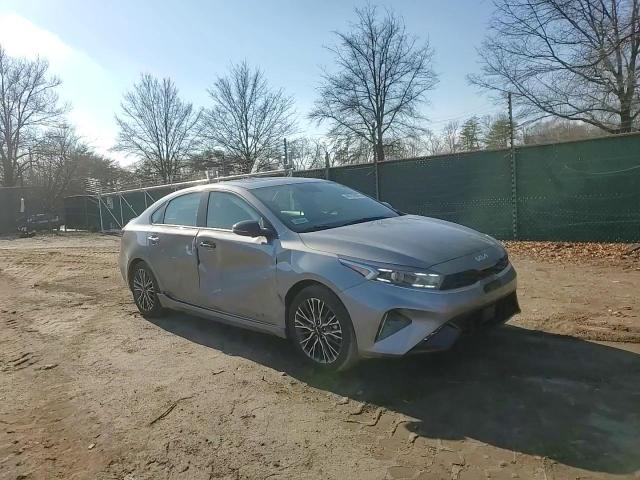 2024 Kia Forte - Image 11