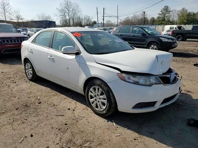2010 Kia Forte - Image 10