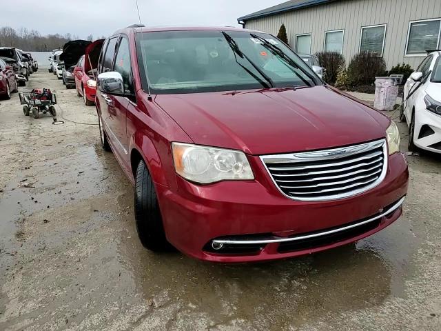 2013 Chrysler Town & Country - Image 14
