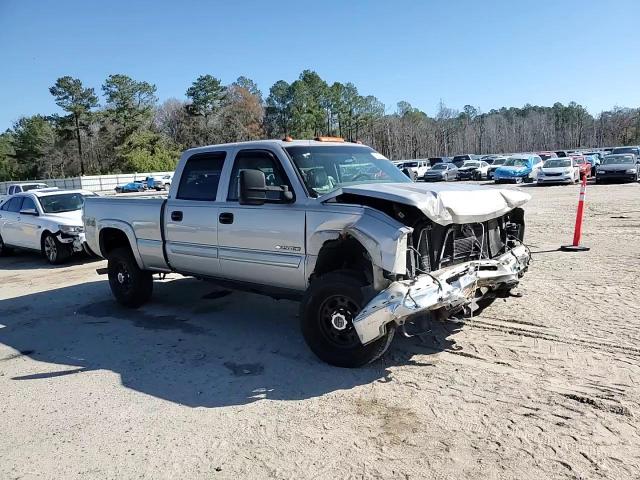 2004 Chevrolet Silverado - Image 11
