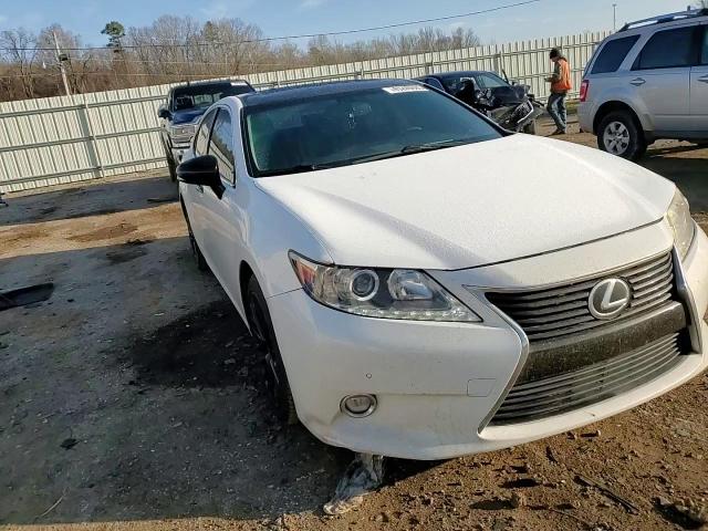 2015 Lexus ES - Image 11