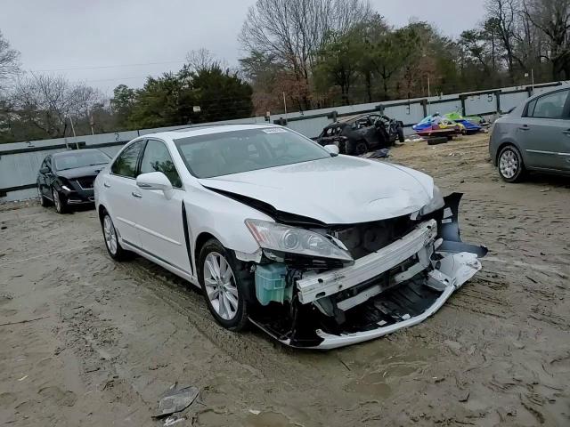 2011 Lexus ES - Image 10